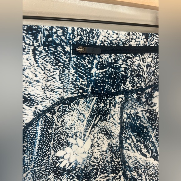 Lululemon Speed Up Tight 28" *Wildwood* Size 8 - Picture 6 of 11